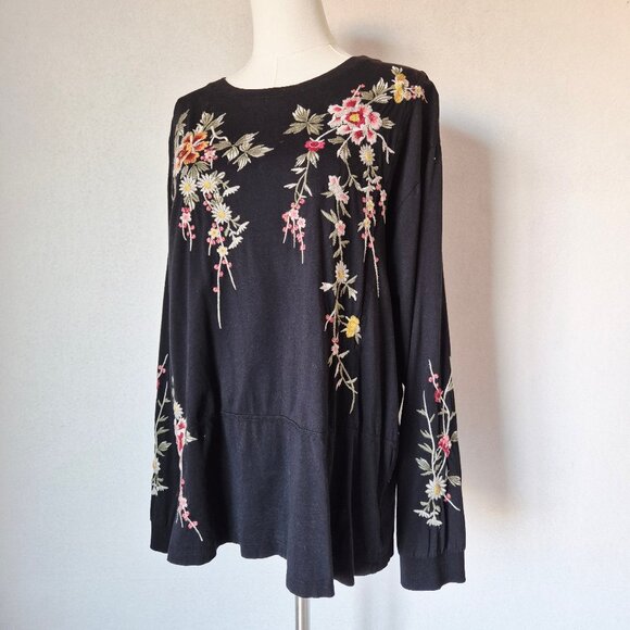 Johnny Was Tops - Johnny Was Embroidered Acacia Seamed Relaxed Long Sleeve Tee Black Knit